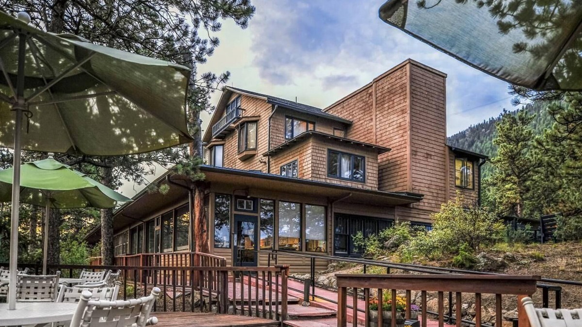 Estes Park Apartment | Year-Round Fun! near Hike the National Park, Golf, Riverwalk Shops