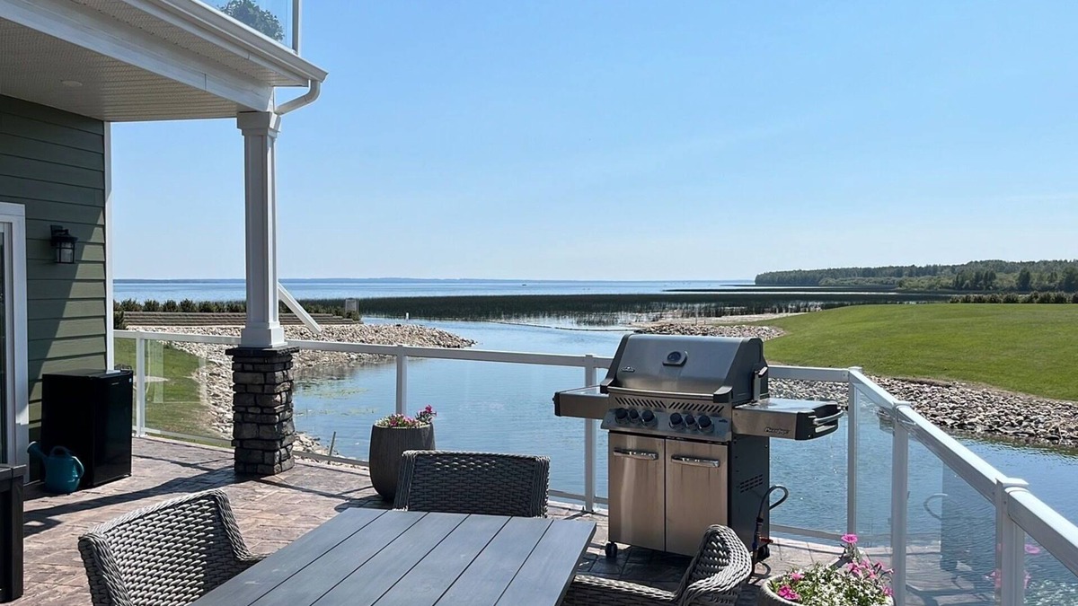 Westerose Cabin | Year Round Lake House - Pigeon Lake