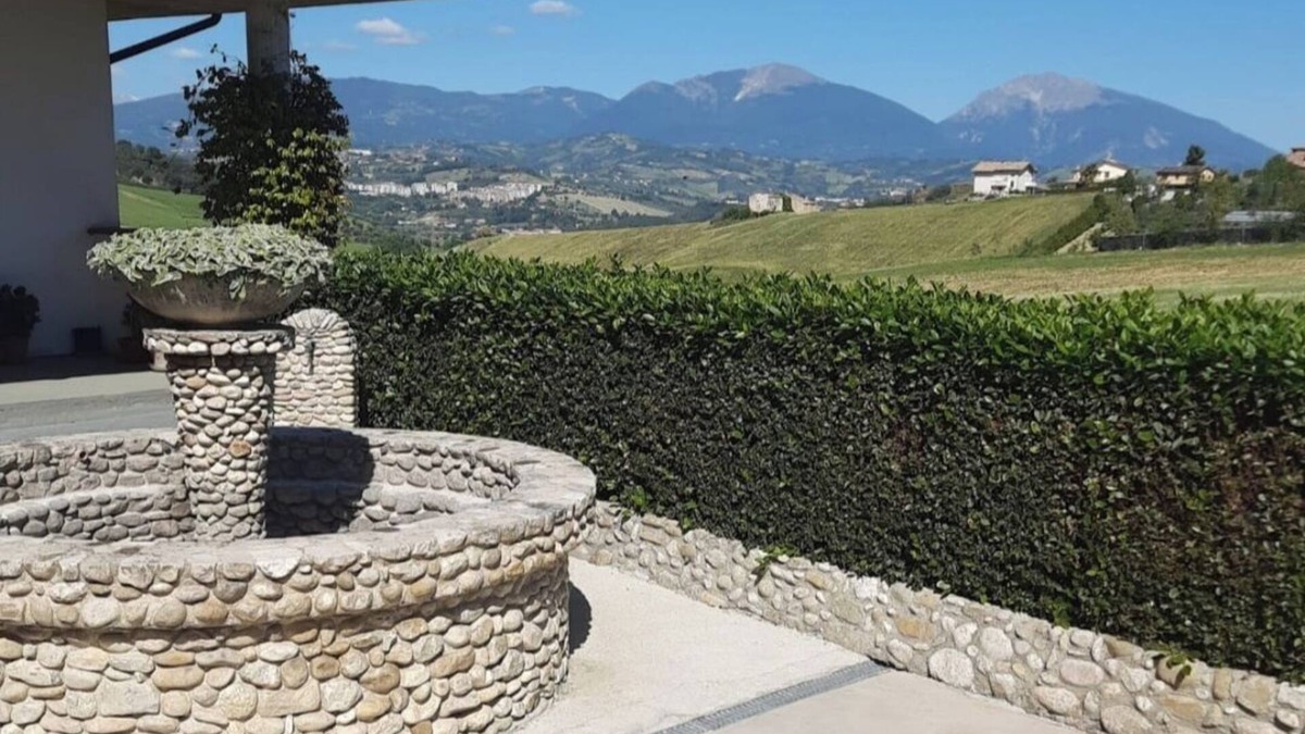 San Nicolo a Tordino Apartment | YELLOW HOUSE: apartment located between the sea, mountains and fantastic borghi☀️