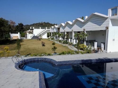 Ramnagar Resort | Yellow Tail by Puggles Resorts