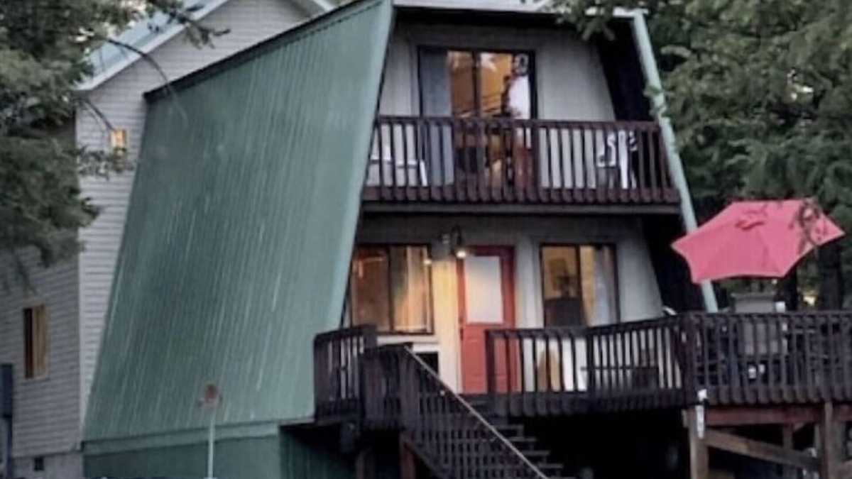 Island Park Cabin | YELLOWSTONE #1 CABIN-King sized bed & private bathroom! Dog friendly! HOT TUB!