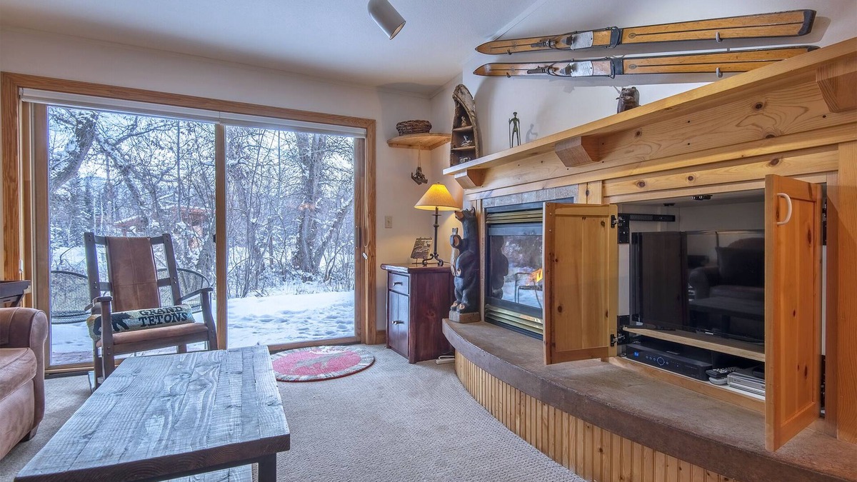 Driggs Condo | Yellowstone & Grand Teton Parks! On Teton Creek! 3 Hot tubs! Clean & Stocked!