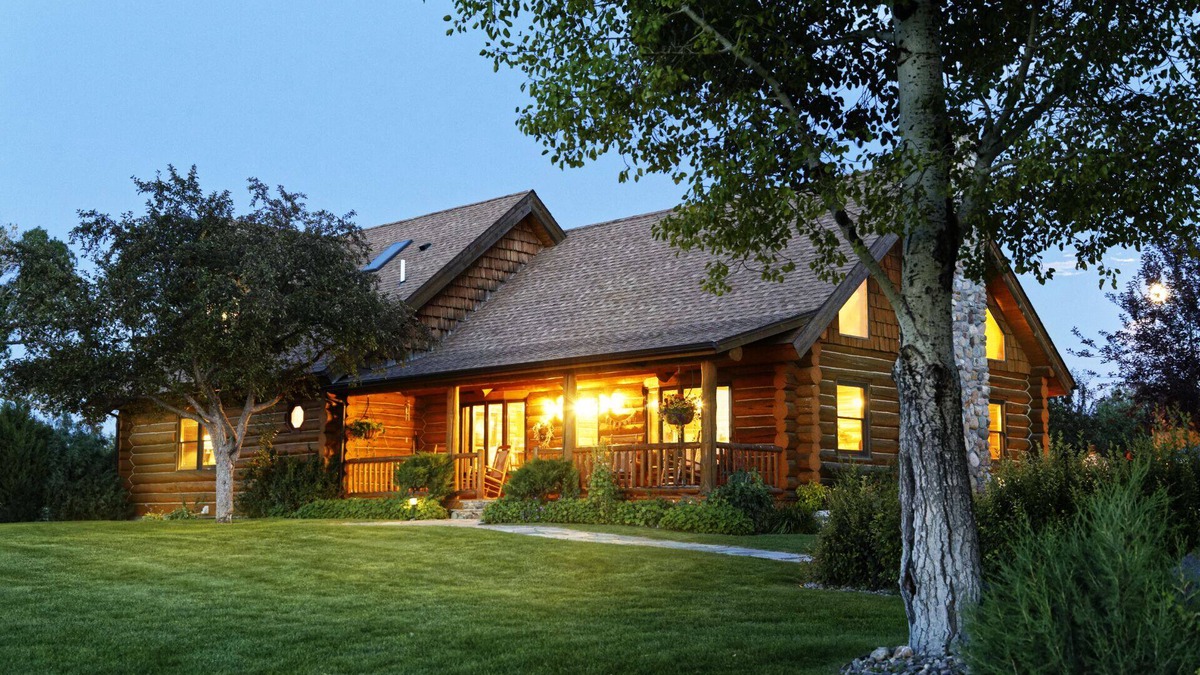 Dillon Cabin | Yellowstone Inspired Lodge - Two Fireplaces