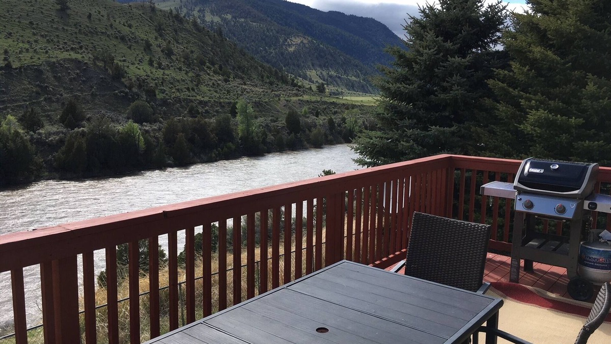 Gardiner Condo | Yellowstone River View Condos, 10 min to Yellowstone Park on Historic Ranch