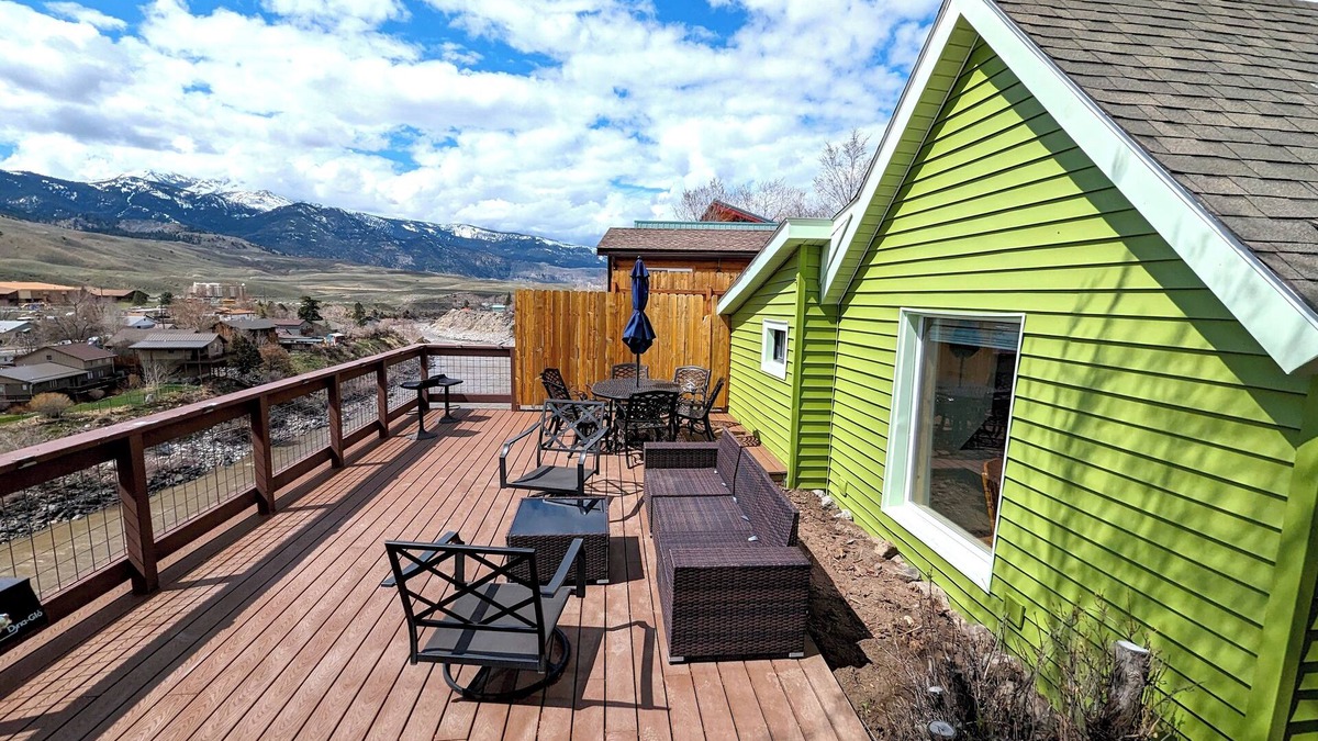 Gardiner House | Yellowstone Treasure Guesthouses on the River