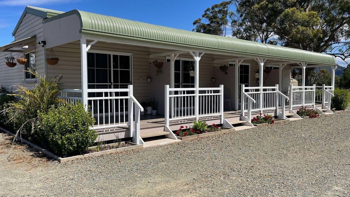 Laceys Creek Bed & Breakfast | Yesteryear Country Charm
