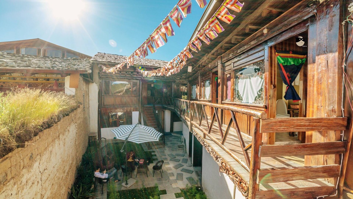 Shangri-La Hotel | Yi's Hostel