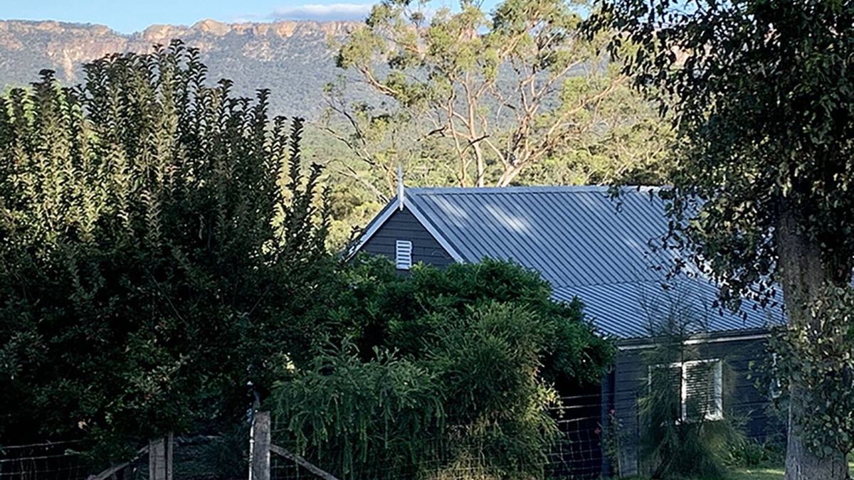 Glen Davis Cottage | Yilawura - A stylish country cottage on 125 acres