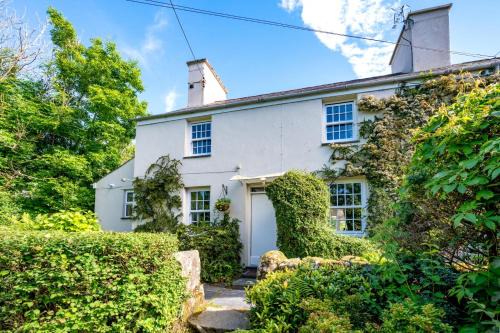 Garndolbenmaen House | Ynys Pandy