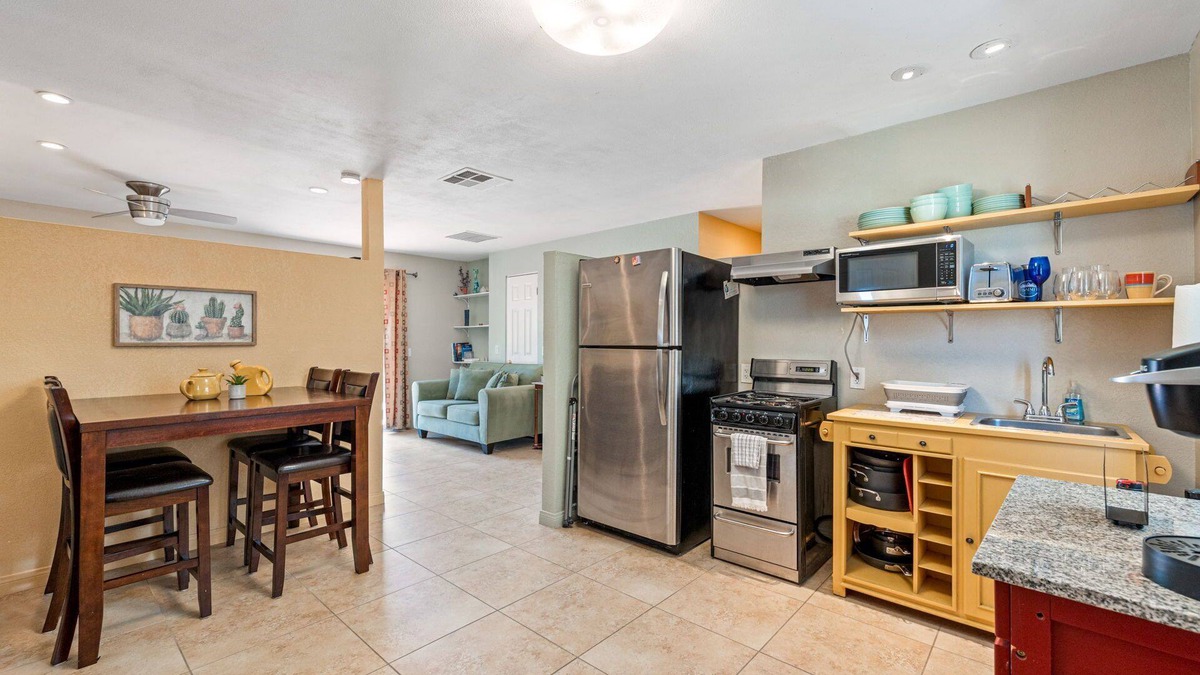 Racquet Club West Apartment | Yorba Casita