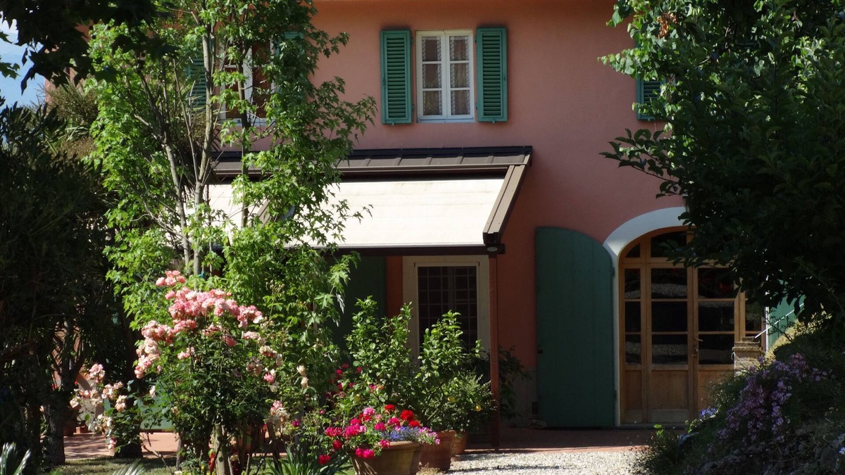 Vicopelago Cottage | Yorkie Cottage in Lucca in the grounds of a historic house