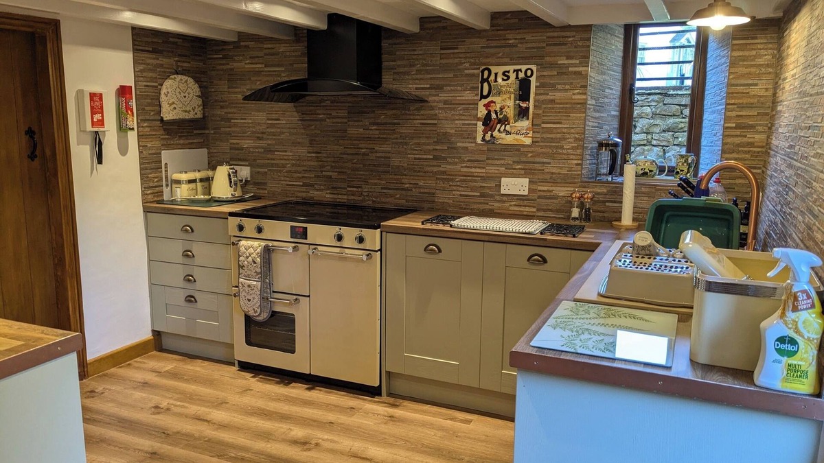 Dent House | Yorkshire Dales Holiday Cottage in Dent. Self-catering, pet-friendly, sleeps 8.