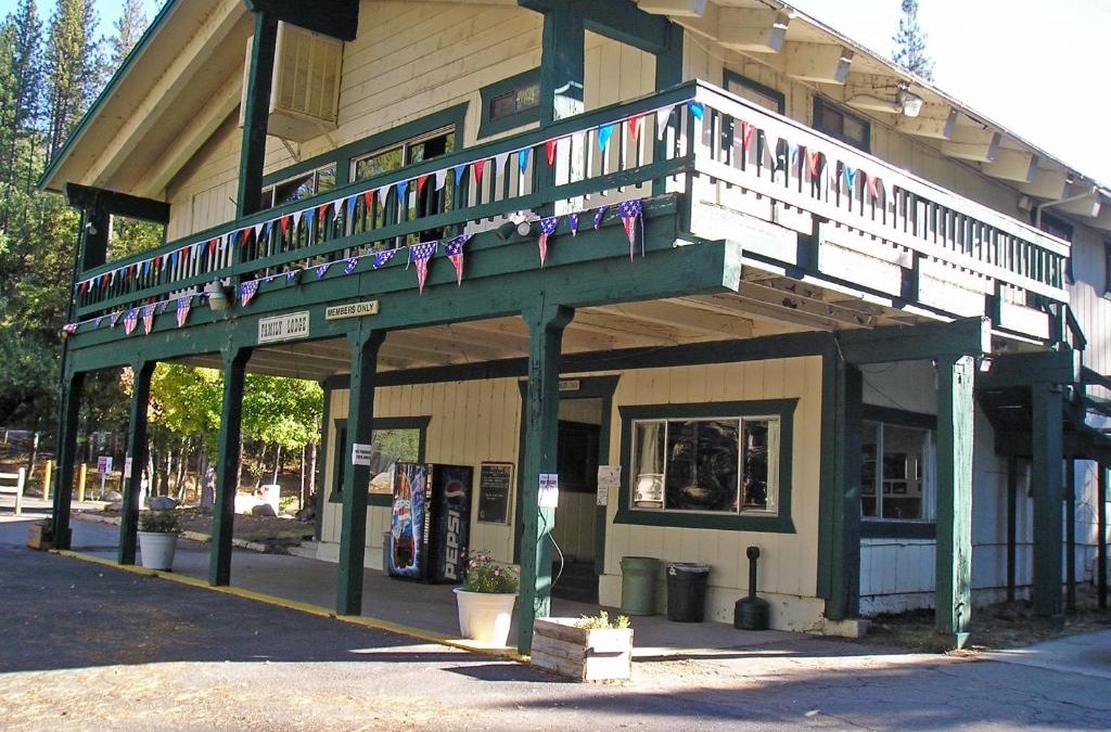 Harden Flat Resort | Yosemite Lakes Meadow Yurt 15