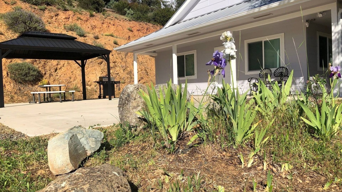 Midpines House | Yosemite Lilac~Private~Quiet~Star Gazing~Non-smokers/vapers~No animals