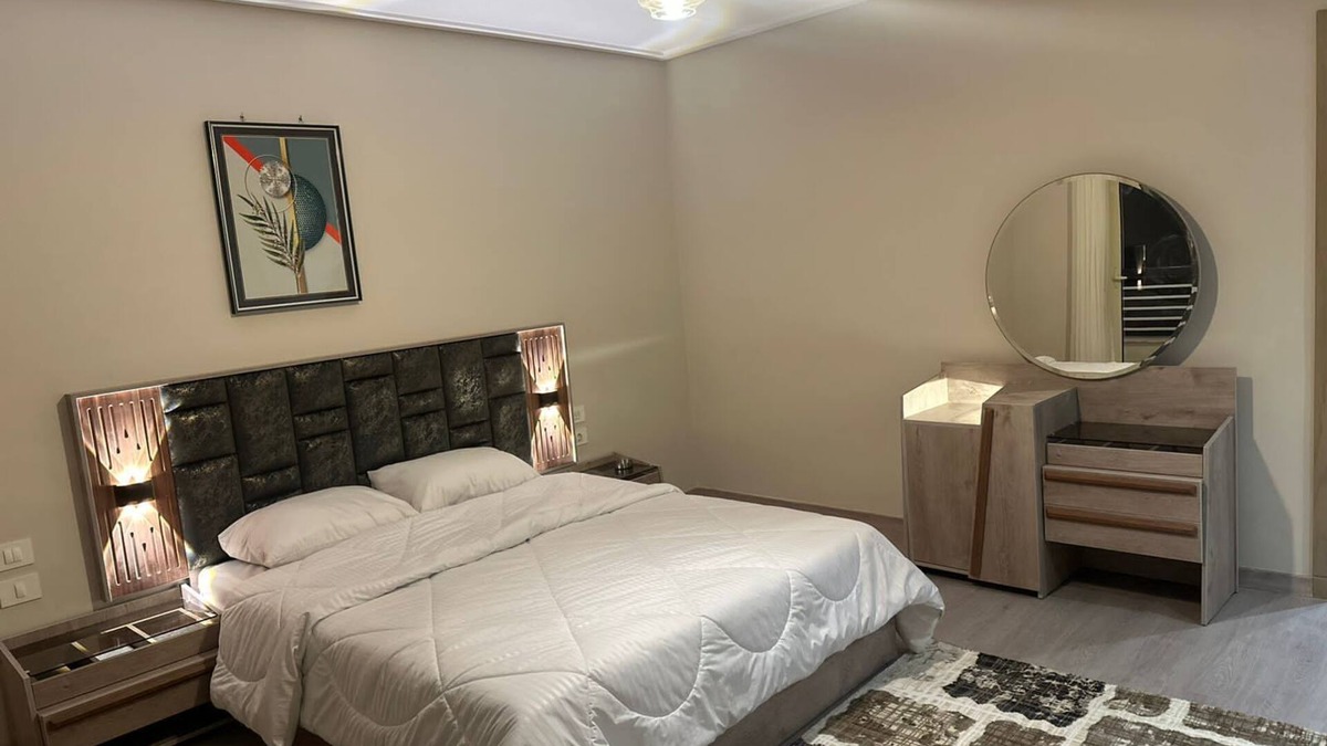 6th of October City Apartment | You can learn more about Egyptian culture and visit the pyramids in ten minutes.