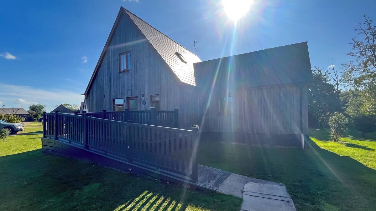 Brigg Cottage | You’ll love the generous space, perfect for large groups.