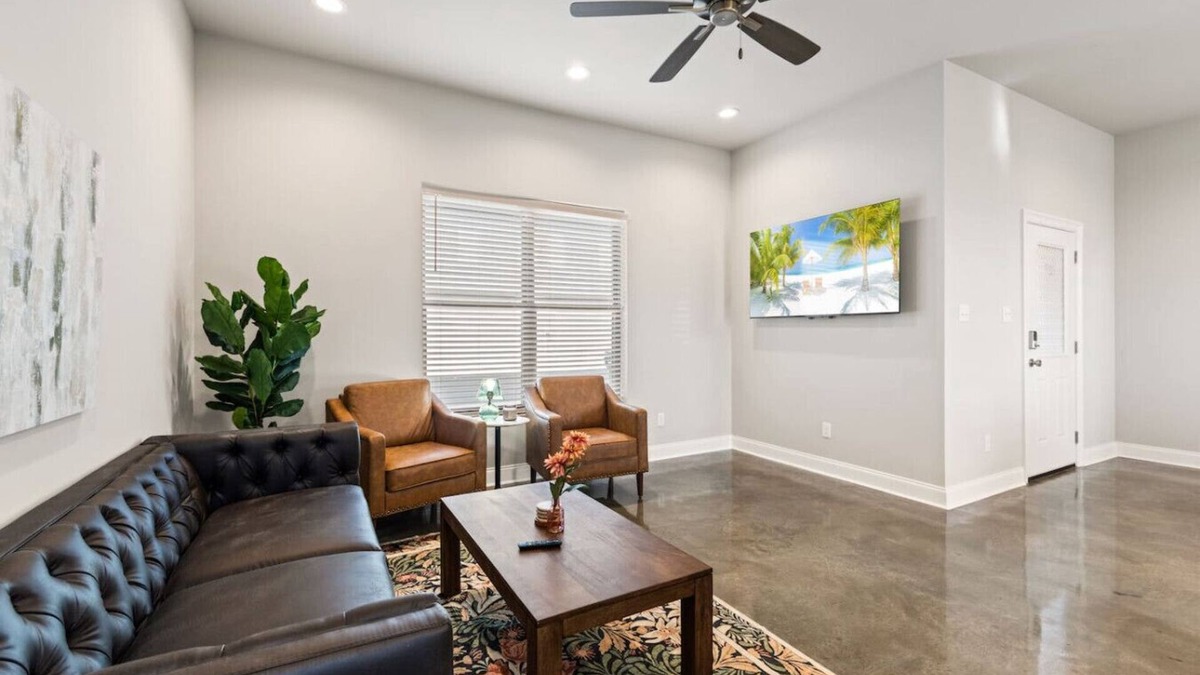 Youngsville House | Youngsville Stay Two Kings+ En Suites by Complex
