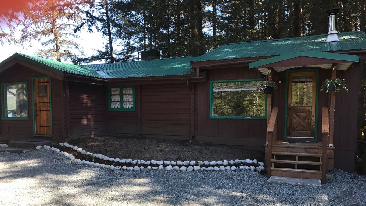 Cordova House | Your Alaskan Dream Vacation Starts Here