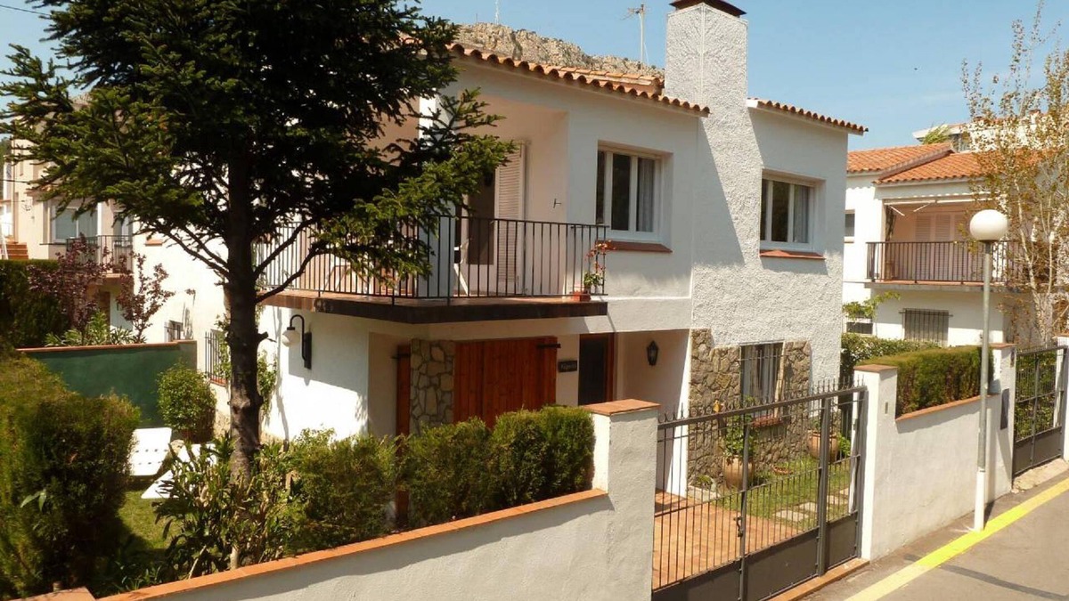 L'Estartit House | Your best option near the beach -Parking, AC, Wifi
