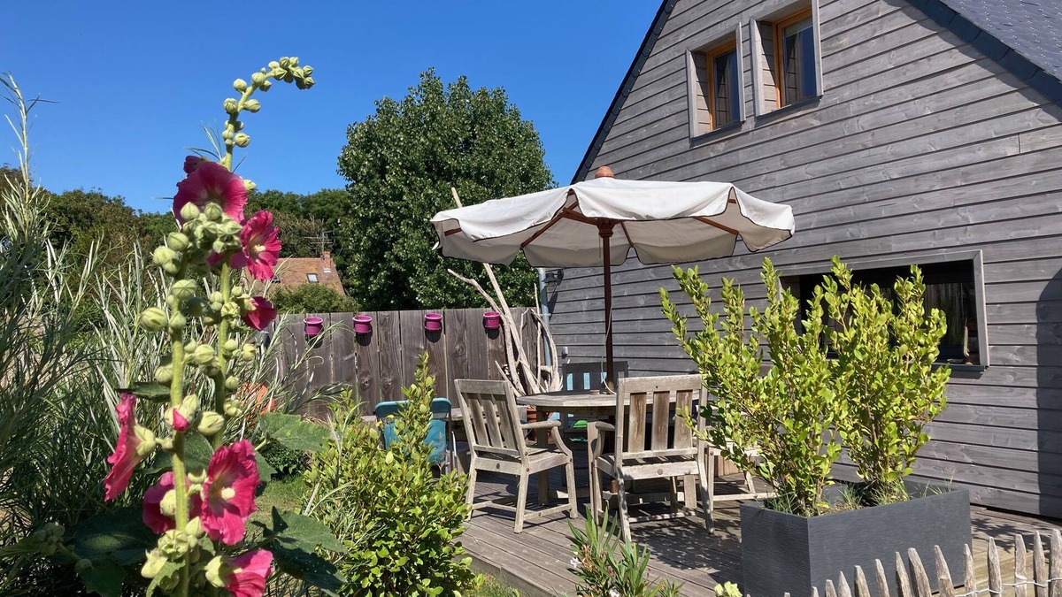Bernieres-sur-Mer Cottage | YOUR CALM AND COZY CHALET 200 M FROM THE BEACH