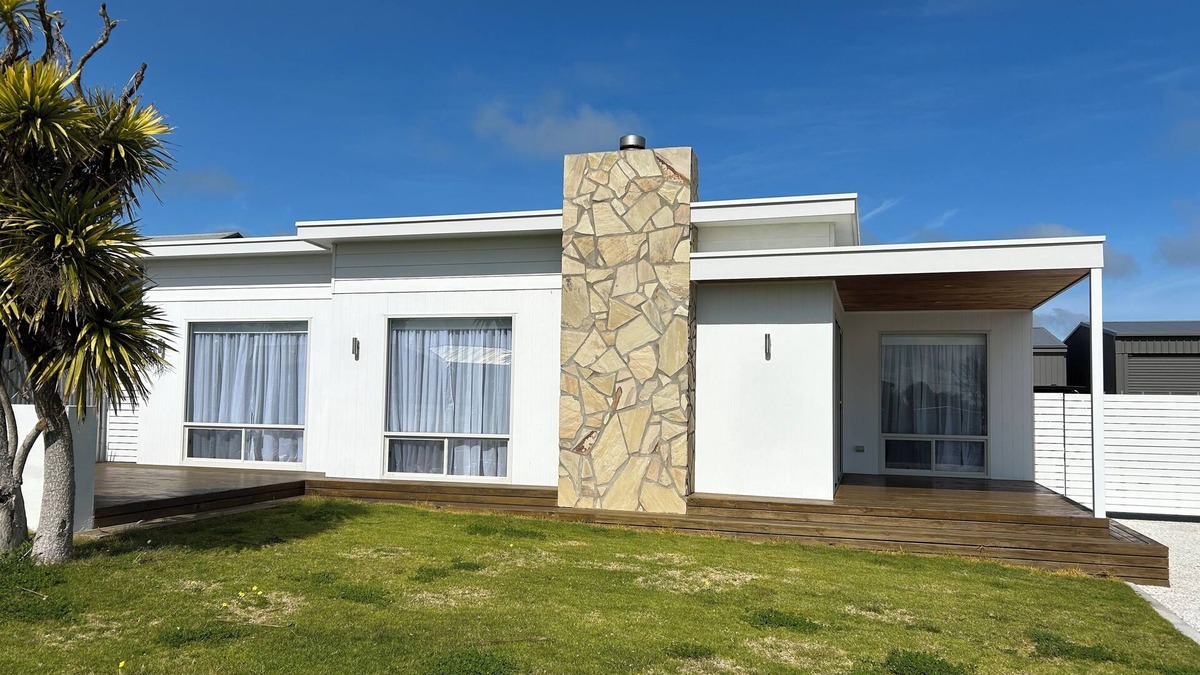 Lacepede House | Your Coastal Escape in Kingston SE just a stone’s throw from the beach!