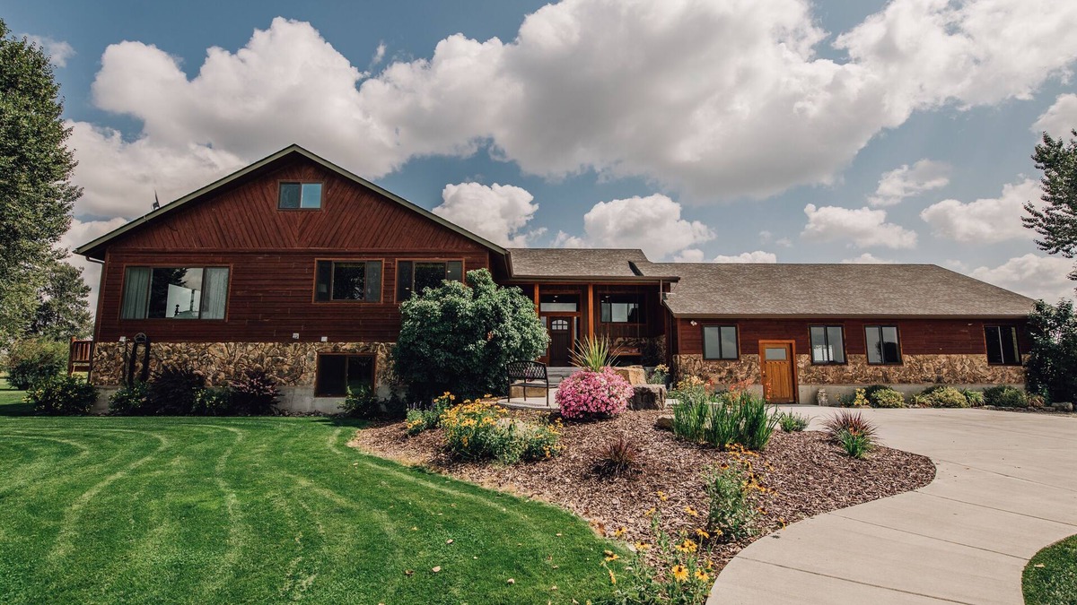 St. Anthony Cabin | Your country home away from home where kids entertain themselves.