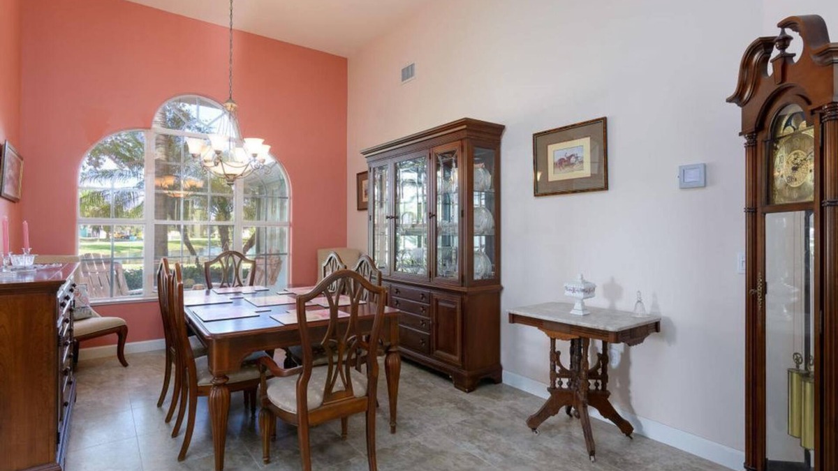Merritt Island House | your dream house with swimming pool and friendly environment.
