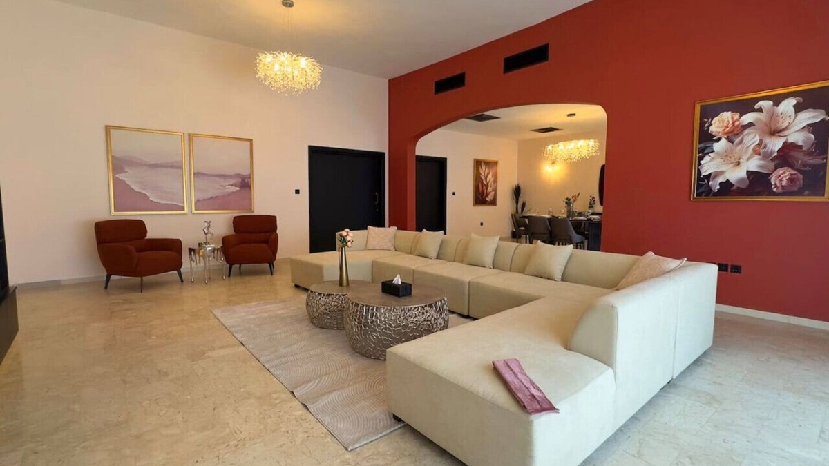 Al Danah Villa | Your Dream Oasis: Stunning 5-BR Villa in Al Danah