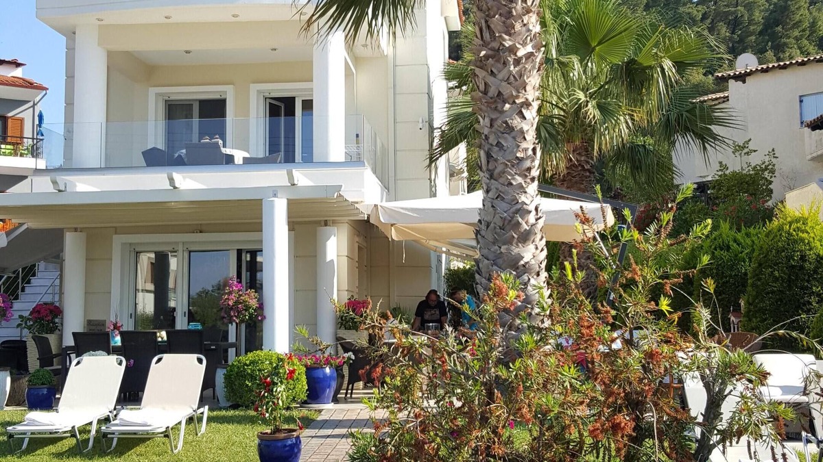 Polichrono Apartment | Your dream vacation home in heavenly landscape between pinewood and sea