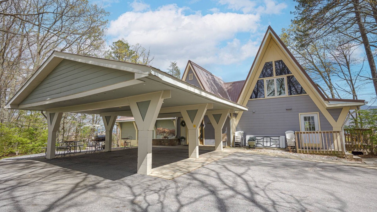 Chalet Village Cottage | Your Family Reunion Getaway