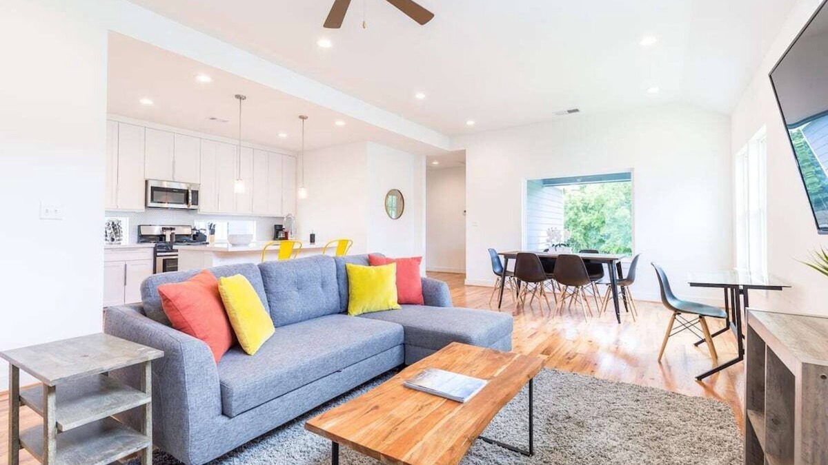 Lawndale/ Wayside House | Your Great Bungalows! Sleeps 18, 6BR/4BA, 8 Park