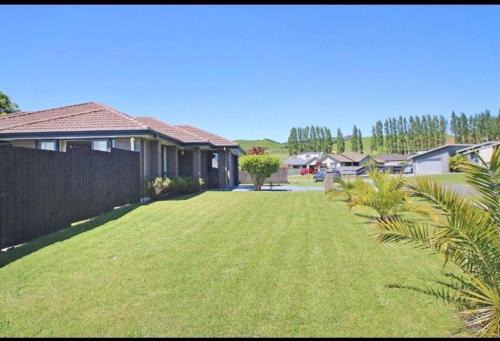 Pukehangi House | Your Happy place-Quiet area & Spa pool