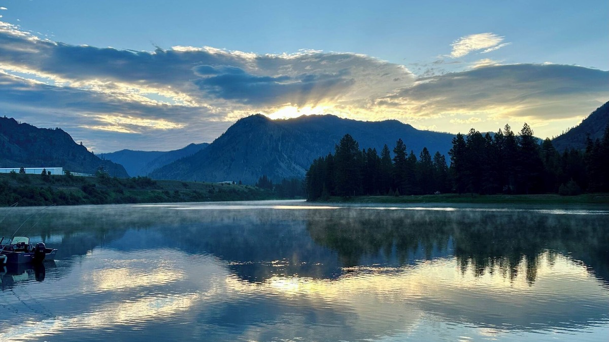 Thompson Falls House | Your “Happy Place” on the Clark Fork in Thompson Falls, Montana