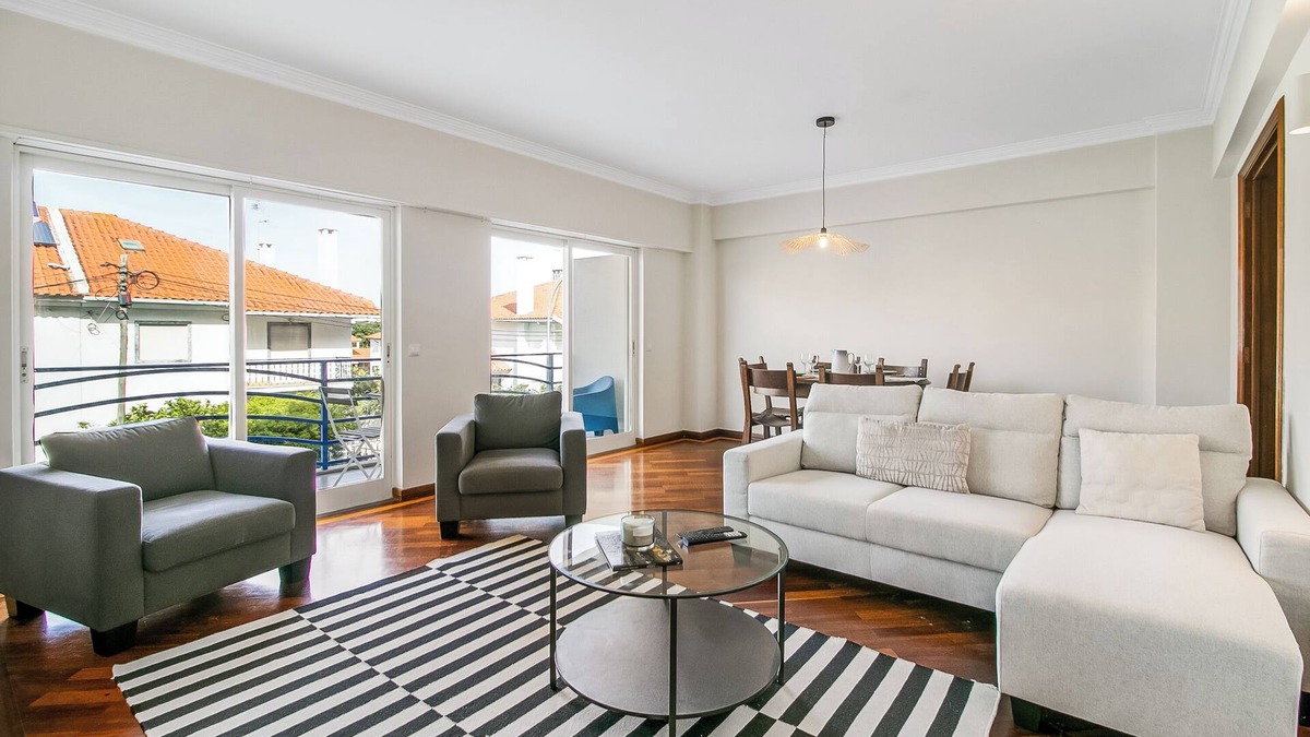 Oeiras Apartment | Your holiday home near Carcavelos beach!