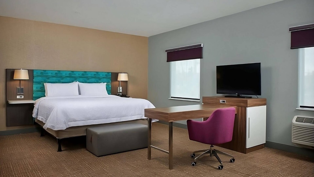 Sherwood - Tualatin North Hotel | Your Home Away from Home! Pets Allowed, Free Breakfast, Pool, Free Parking!