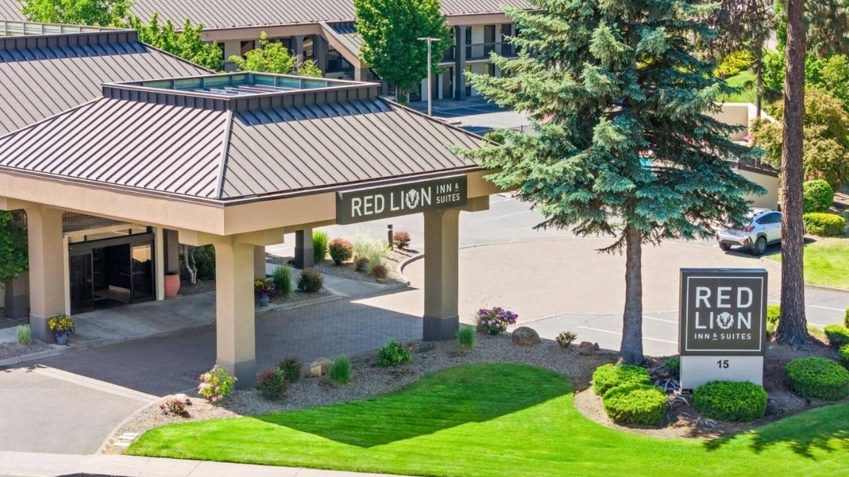Orchard District Hotel | Your Home Away From Home! 3 Convenient Units! Near Bend Municipal Airport!