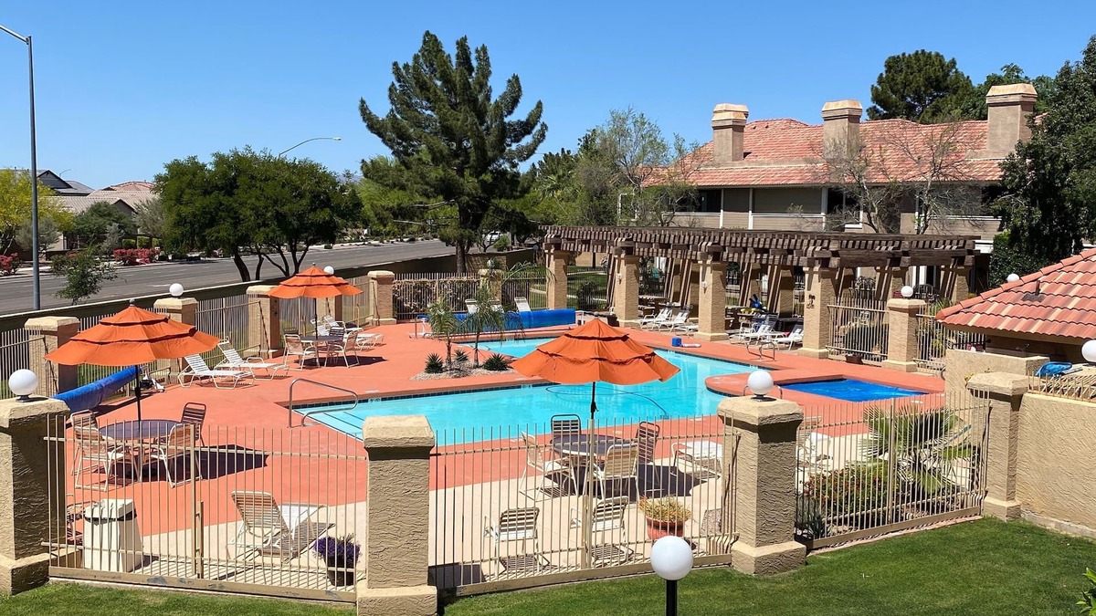 Alta Mesa Community Association Condo | Your Home away from Home, Beautifully Updated in Alta Mesa Châteaux. Mesa AZ