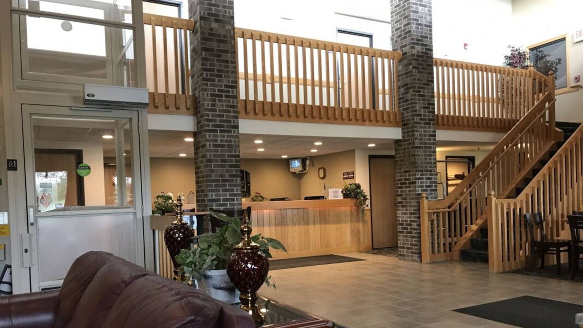 Thorp House | Your Home Away From Home! 4 Great Units, Free Breakfast & Free Parking