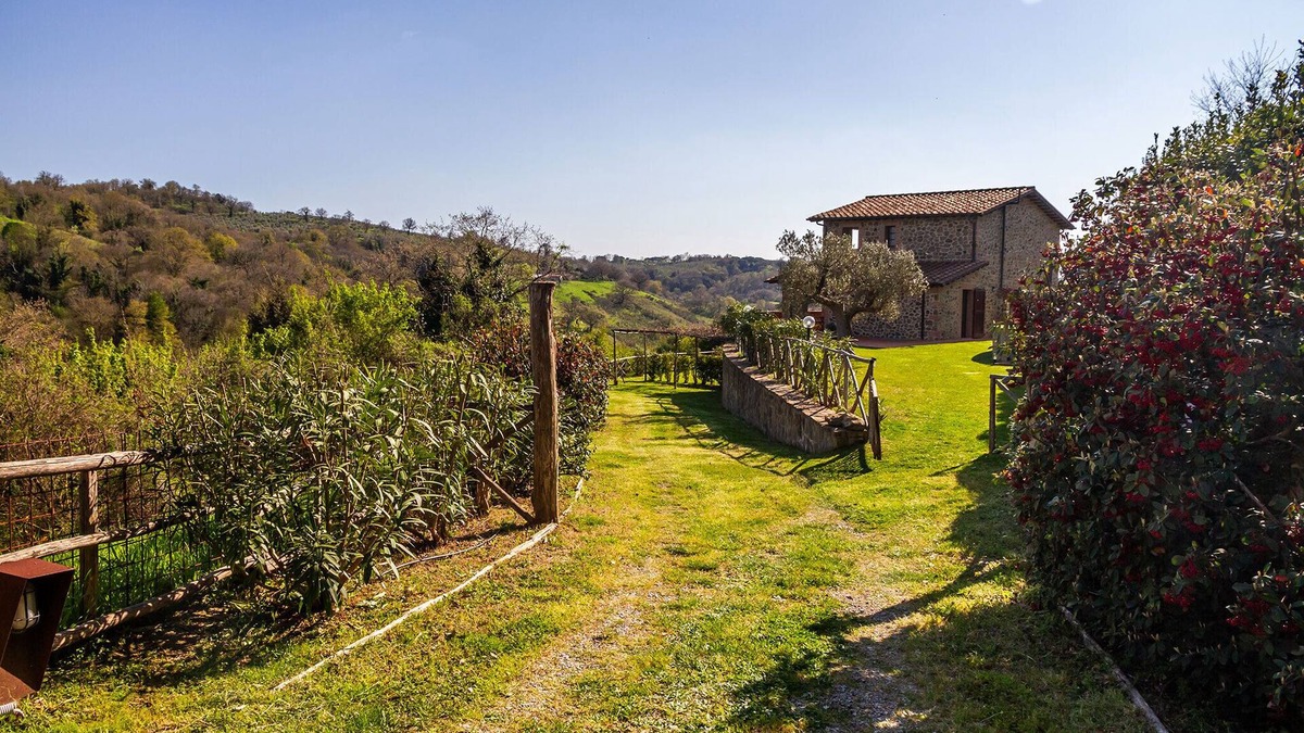 Montorgiali House | Your home in the hills of Tuscany: beauty, nature, history, peace and relaxation