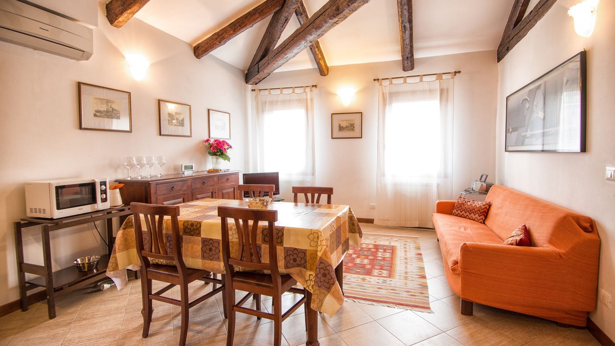 Castello Apartment | Your home in Venice, 2 bedrooms, 2 bathrooms, WIFI, AC