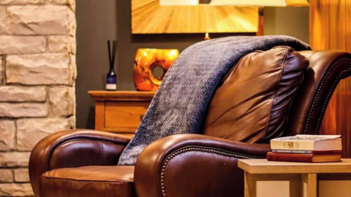 Willmar Apartment | YOUR HOME-pooltable-playset-sauna