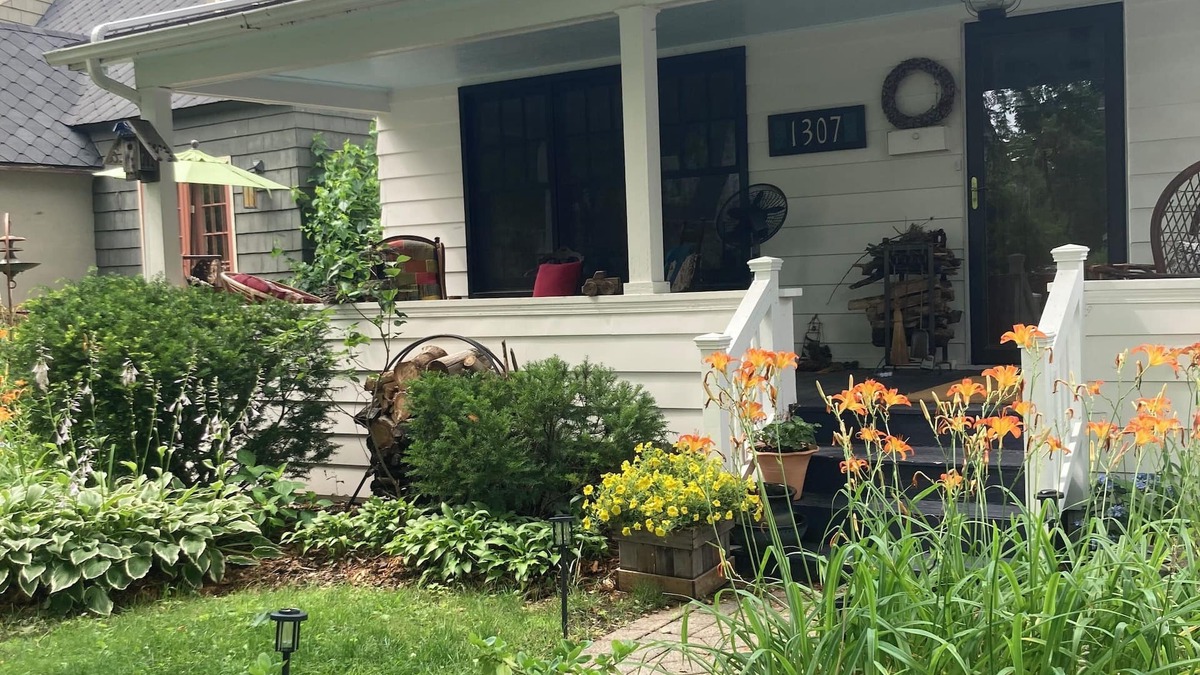 Lower Burns Park House | Your House Near the Big House!