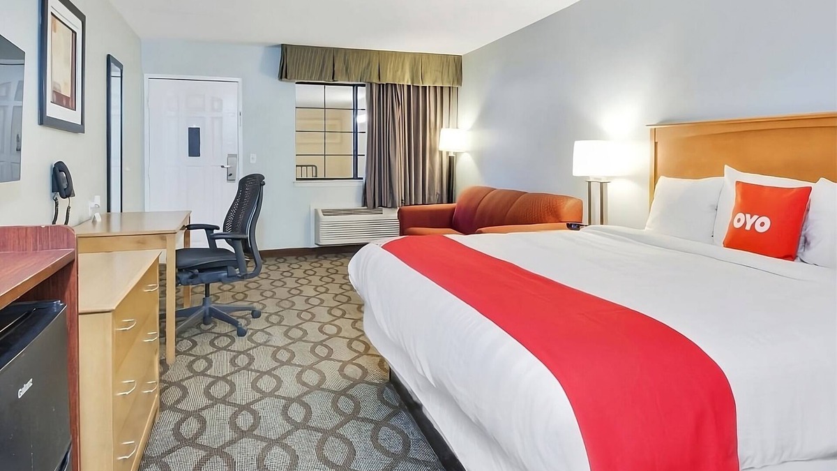 Ingleside Hotel | Your Ingleside Getaway! Free Breakfast, Swimming Pool, Free Parking!