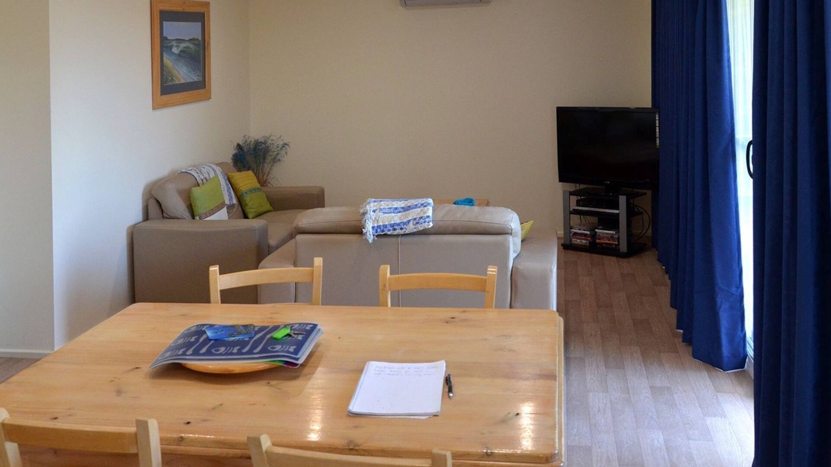 Warrenben House | Your Marion Bay Getaway | Self-Contained Family Unit Near Innes National Park