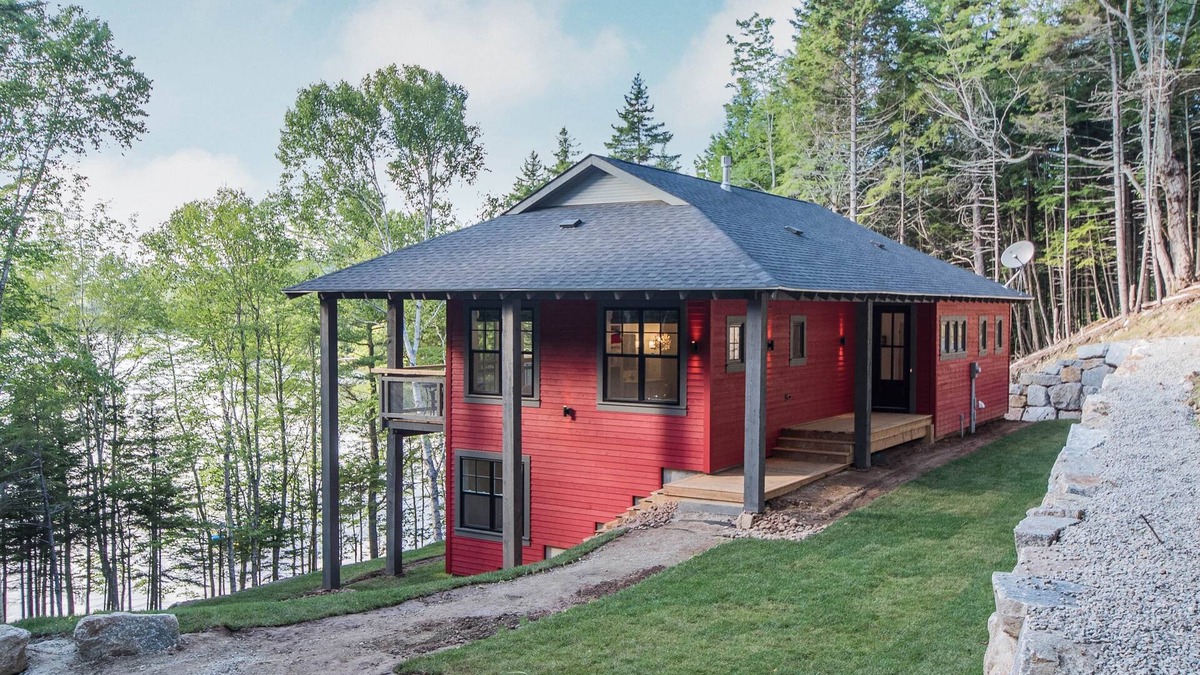 Chester House | Your own private lake house, complete with your own beach & toys