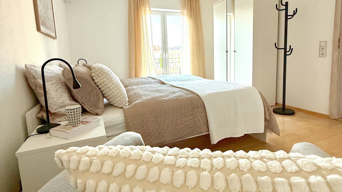 Hanhofen Apartment | Your Palatinate time-out - new with style, balcony and dream garden