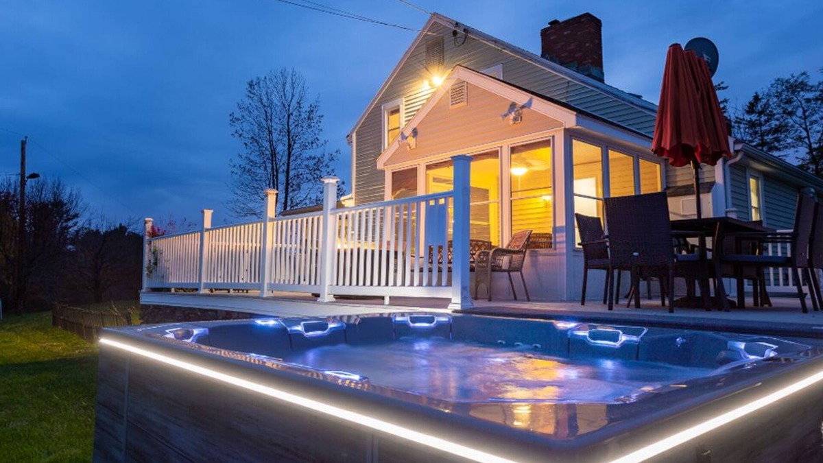 Oak Hill House | Your peaceful, private retreat, escape with friends & family! Incredible views!