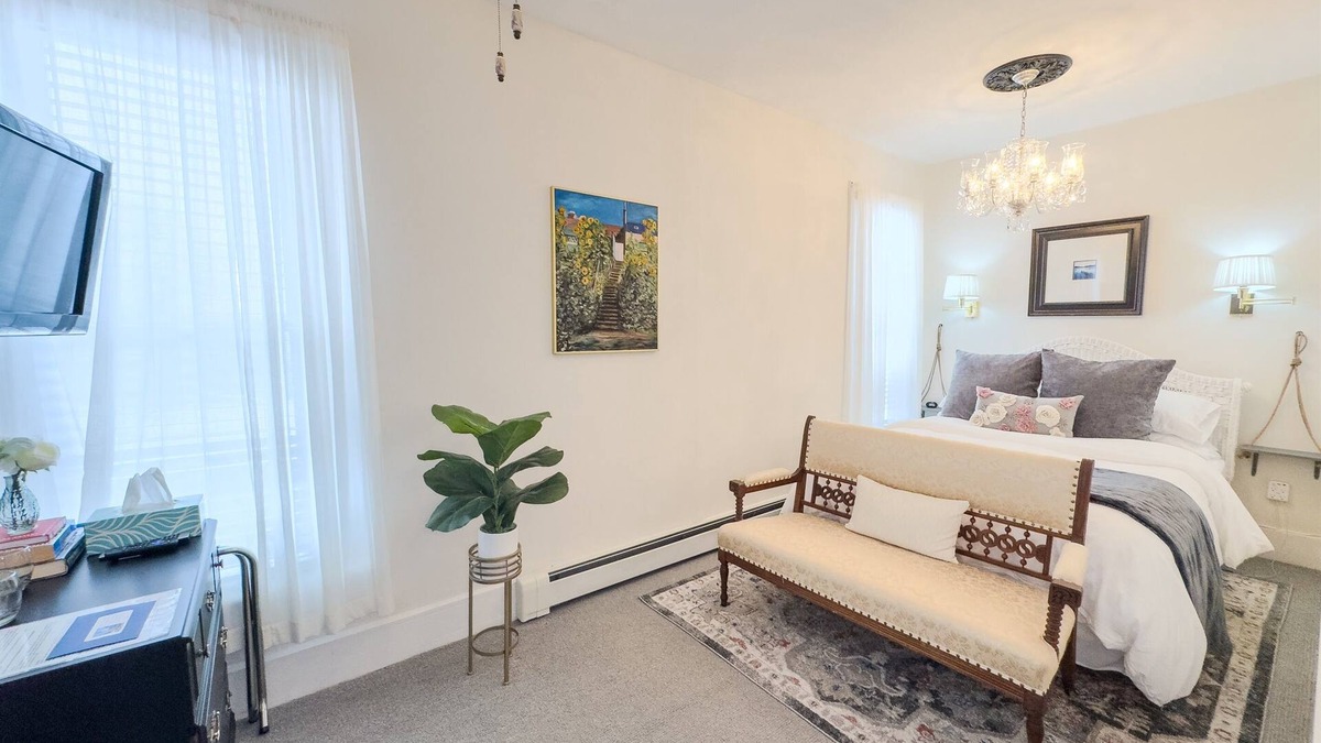Marblehead Apartment | Your Perfect Lake Erie Getaway Awaits
