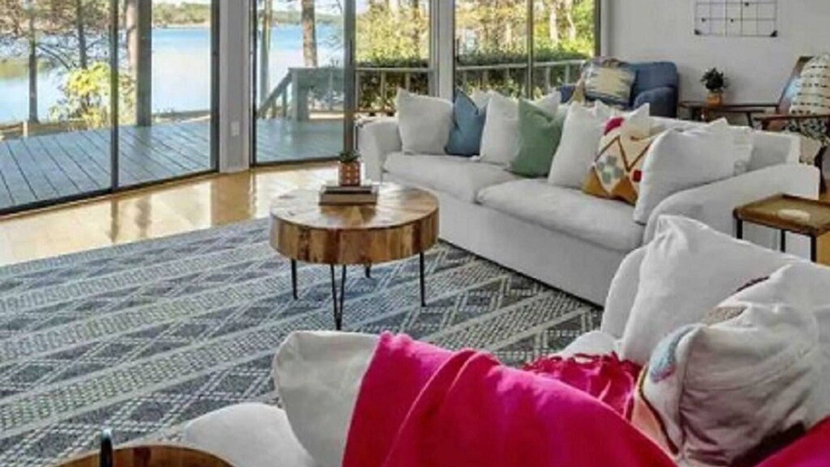 Nacogdoches House | Your Private Lakefront Retreat