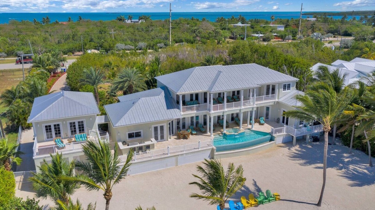 Islamorada House | Your PRIVATE OCEANFRONT ESTATE awaits! Dive into the Infinity Pool & 150' Beach